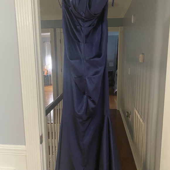 Formal dress - Picture 6 of 9